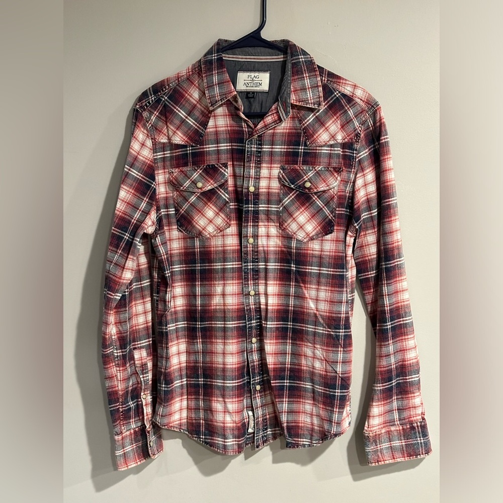 Men’s Flag and Anthem Button Down Shirt - Size Small
